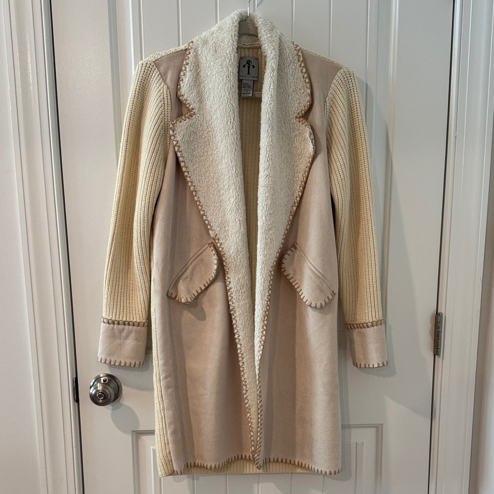 Elegant Shearling Collar Sweater Coat